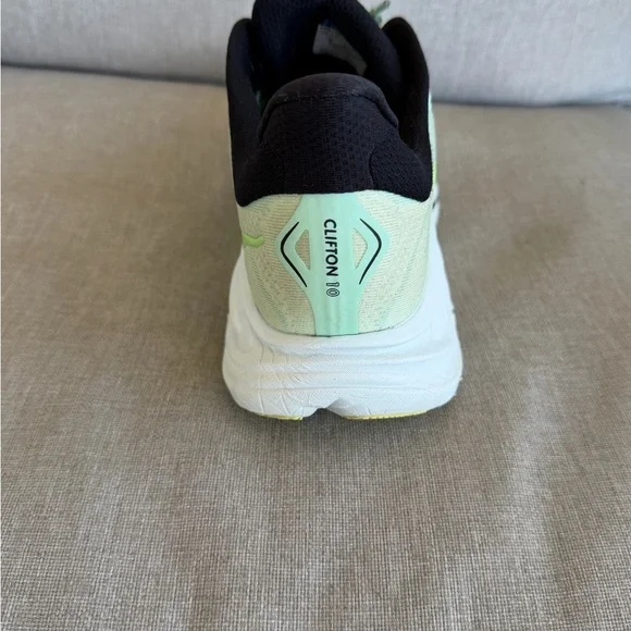 Hoka Clifton 10 Running Shoes Sz 10 Green Sneakers - Picture 12 of 16